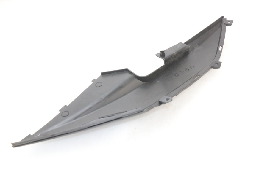 photo de CARENA SOTTO SELLA SINISTRA KYMCO X-CITING XCITING 400 (2014 - 2018) - Dettaglio del componente