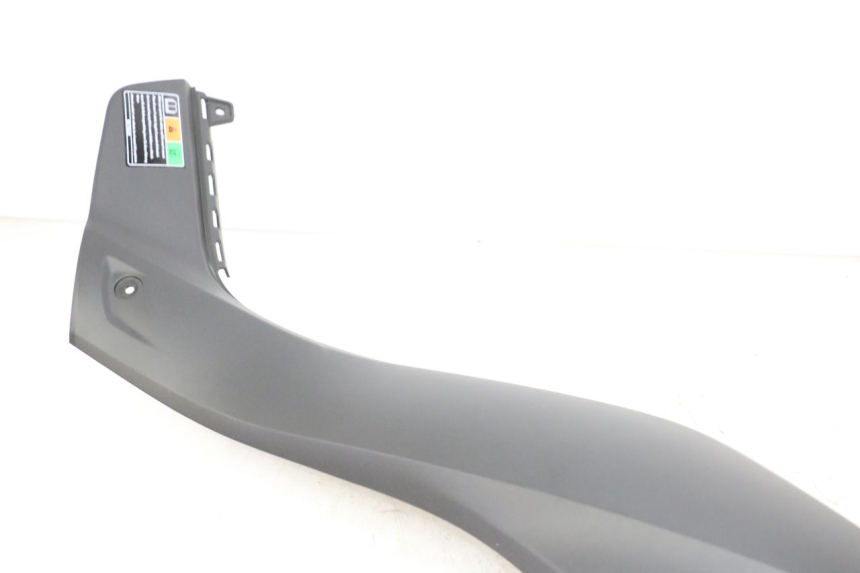 photo de CARENA SOTTO SELLA SINISTRA YAMAHA XMAX X-MAX 125 (2021 - 2025) - Caratteristiche distintive