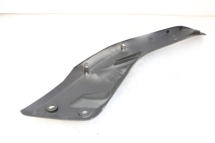 photo de COPERCHIO SOTTO SELLA SINISTRO YAMAHA X-MAX XMAX 125 (2010 - 2013) - Vista d'insieme del prodotto