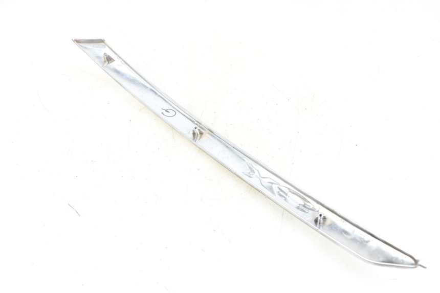 photo de CARENA SOTTO SELLA SINISTRA PIAGGIO X8 125 (2004 - 2007) - Dettaglio del componente