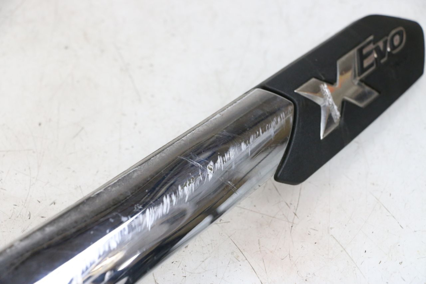 photo de COPERCHIO SOTTO SELLA SINISTRO PIAGGIO XEVO - X EVO 125 (2007 - 2017) - Altra angolazione