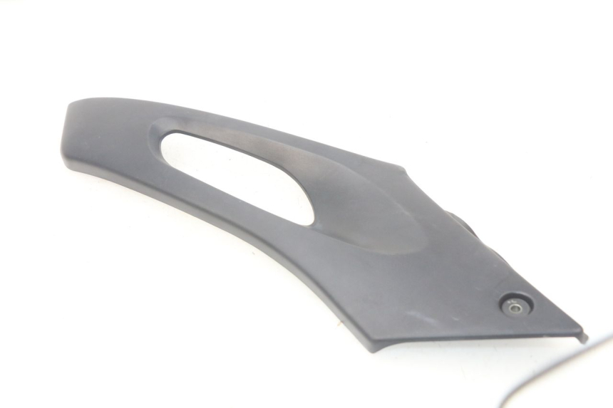 photo de CACHE SOTTO SELLA SINISTRA SUZUKI XF FREEWIND 650 (1997 - 2003) - Primo piano tecnico