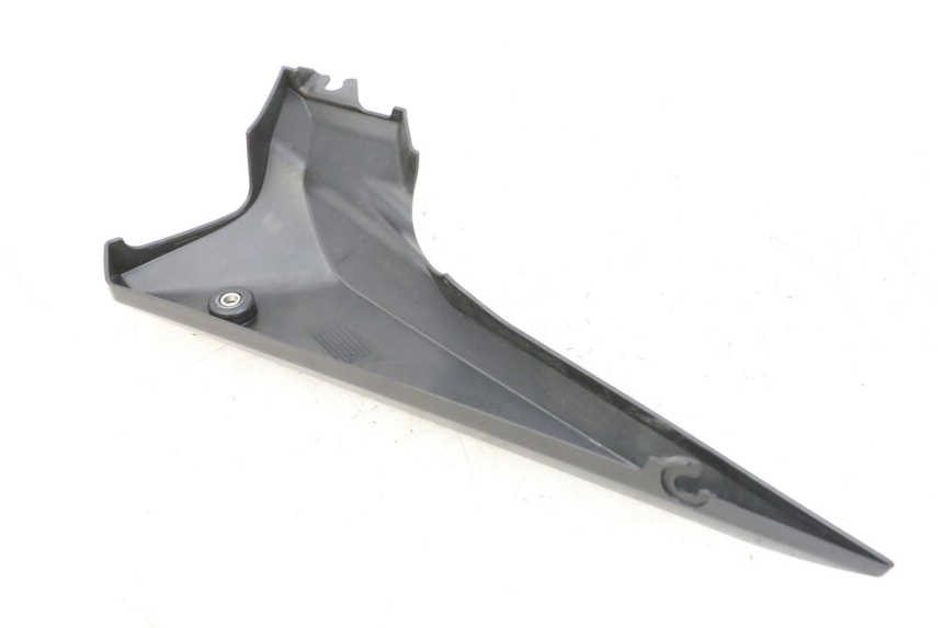 photo de COPERCHIO SOTTO SELLA SINISTRO YAMAHA XJ6 ABS 600 (2008 - 2016) - Zoom sullo stato d'uso