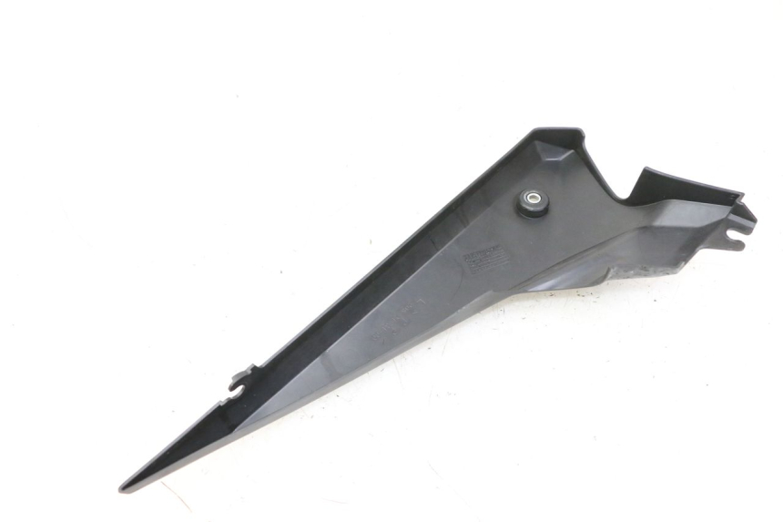 photo de COPERCHIO SOTTO SELLA SINISTRO YAMAHA XJ6 ABS 600 (2008 - 2016) - Altra angolazione