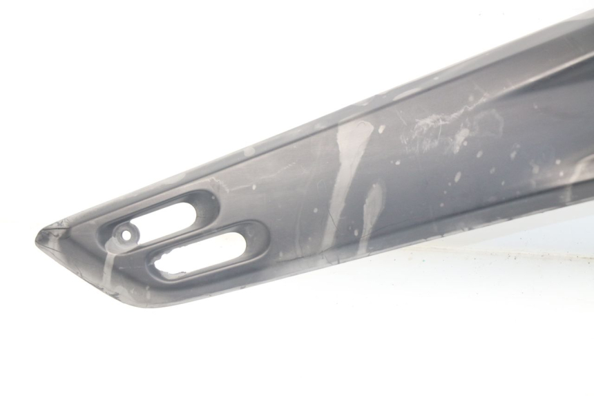 photo de COPERCHIO SOTTO SELLA SINISTRO YAMAHA XP T-MAX TMAX ABS 500 (2004 - 2007) - Altra vista dell'articolo