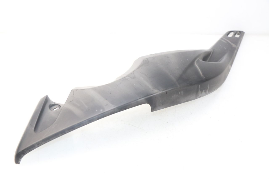 photo de COPERCHIO SOTTO SELLA SINISTRO YAMAHA XP T-MAX TMAX ABS 500 (2004 - 2007) - Vista d'insieme del prodotto