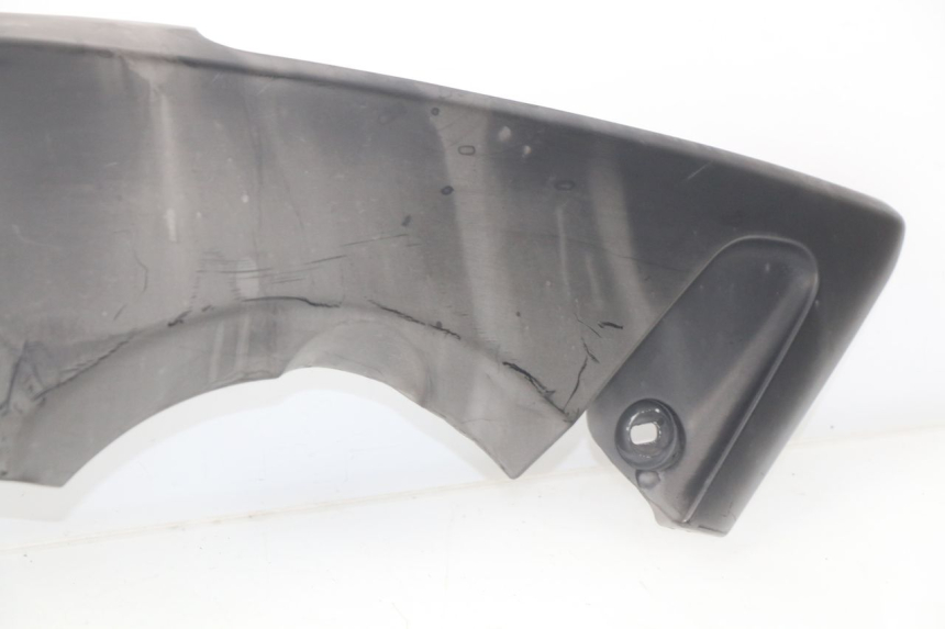 photo de COPERCHIO SOTTO SELLA SINISTRO YAMAHA XP T-MAX TMAX ABS 500 (2004 - 2007) - Stato della superficie e materiale