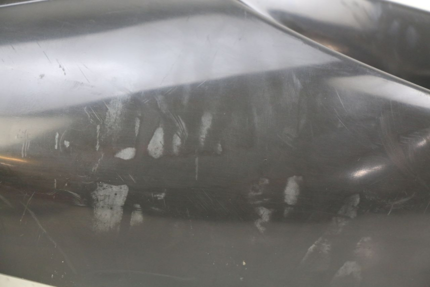 photo de COPERCHIO SOTTO SELLA SINISTRO YAMAHA XP T-MAX TMAX ABS 500 (2004 - 2007) - Dettaglio del componente