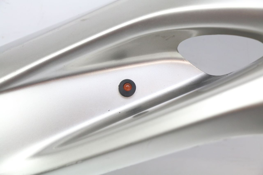 photo de COPERCHIO SOTTO SELLA SINISTRO YAMAHA XP T-MAX TMAX 500 (2004 - 2007) - Zoom sullo stato d'uso