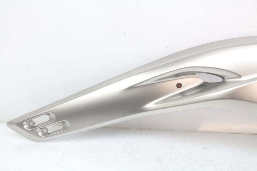 photo de COPERCHIO SOTTO SELLA SINISTRO YAMAHA XP T-MAX TMAX 500 (2004 - 2007) - Altra angolazione