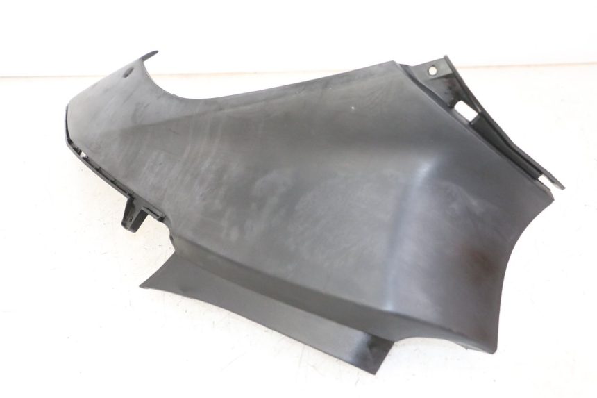 photo de COPERCHIO SOTTO SELLA SINISTRO YAMAHA NEOS NEO'S 4T 50 (2008 - 2016) - Altra angolazione