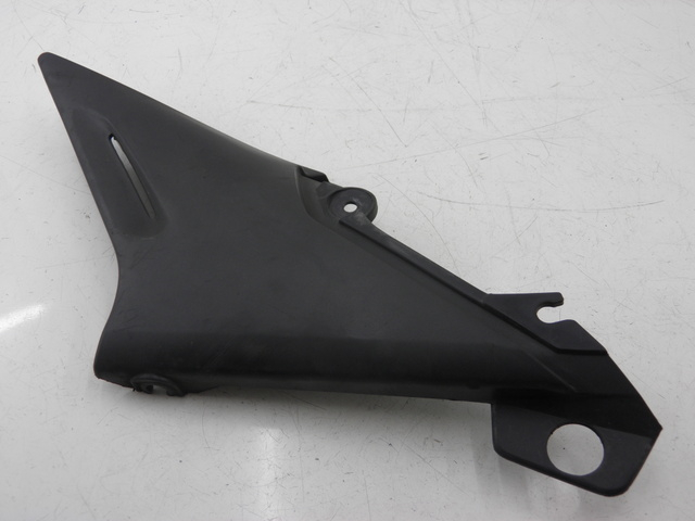 photo de COPERCHIO SOTTO SELLA SINISTRO YAMAHA XJS DIVERSION 600 (1997 - 1999) - Vista principale