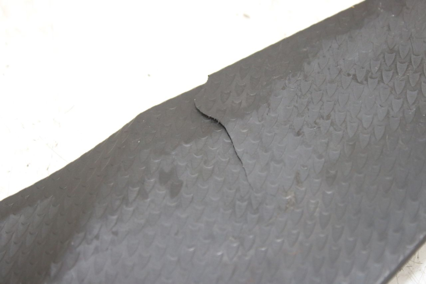 photo de COPERCHIO SOTTO SELLA SINISTRO YAMAHA YZF R1 1000 (2007 - 2008) - Dettaglio del componente