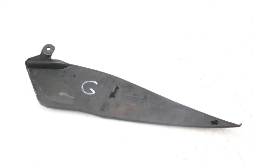 photo de COPERCHIO SOTTO SELLA SINISTRO YAMAHA YZF R1 1000 (2007 - 2008) - Altra angolazione