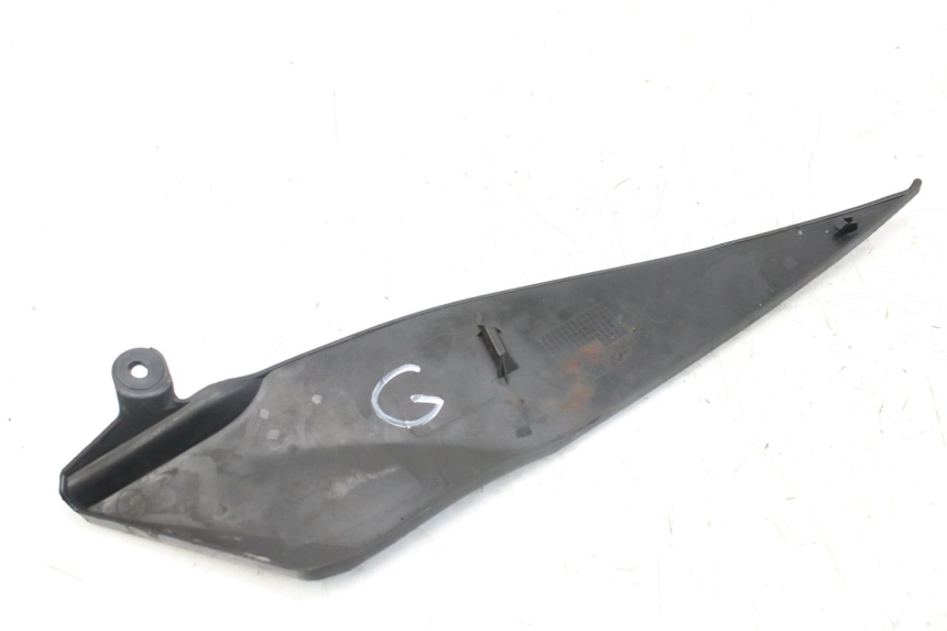 photo de COPERCHIO SOTTO SELLA SINISTRO YAMAHA YZF R1 1000 (2007 - 2008) - Primo piano tecnico