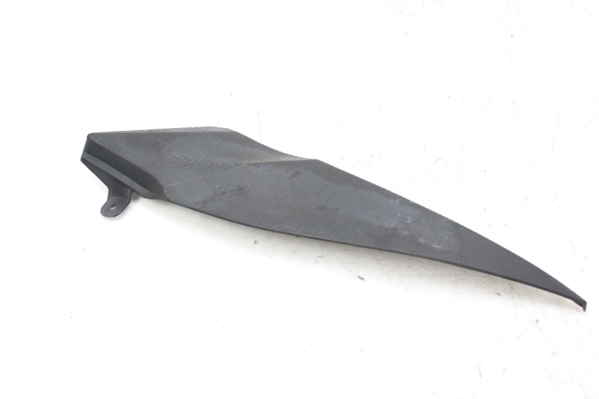 photo de COPERCHIO SOTTO SELLA SINISTRO YAMAHA YZF R1 1000 (2007 - 2008) - Dettagli dei punti di fissaggio