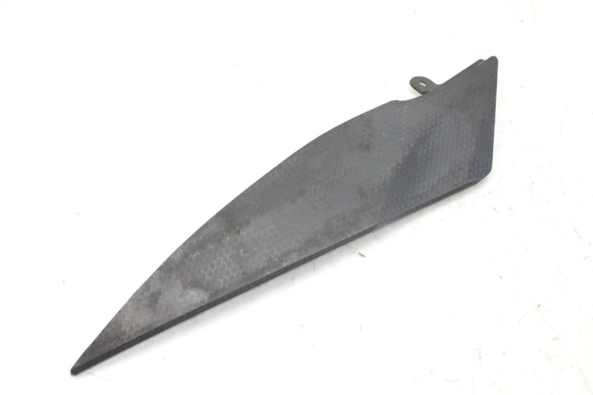 photo de COPERCHIO SOTTO SELLA SINISTRO YAMAHA YZF R1 1000 (2007 - 2008) - Stato della superficie e materiale