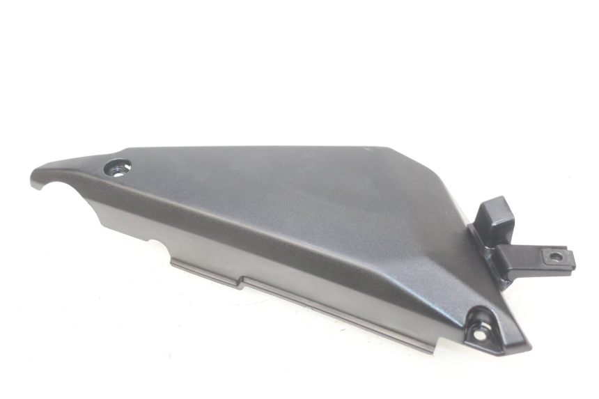 photo de COPERCHIO SOTTO SELLA SINISTRO KAWASAKI Z 650 (2016 - 2019) - Altra angolazione