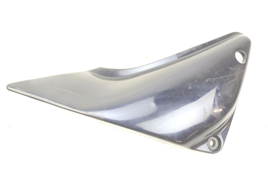 photo de COPERCHIO SOTTO SELLA SINISTRO KAWASAKI ZEPHYR 1100 ( - 1995) - Altra angolazione