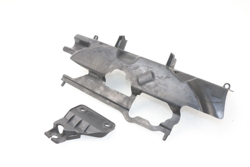 photo de COPERCHIO SOTTO SELLA SUZUKI GSX-R GSXR 750 (2011 - 2016) - Zoom sullo stato d'uso