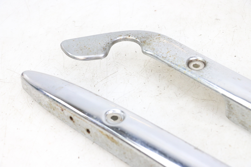 photo de CARENA SOTTO SELLA SUZUKI GZ MARAUDER 125 (1998 - 2004) - Dettagli dei punti di fissaggio