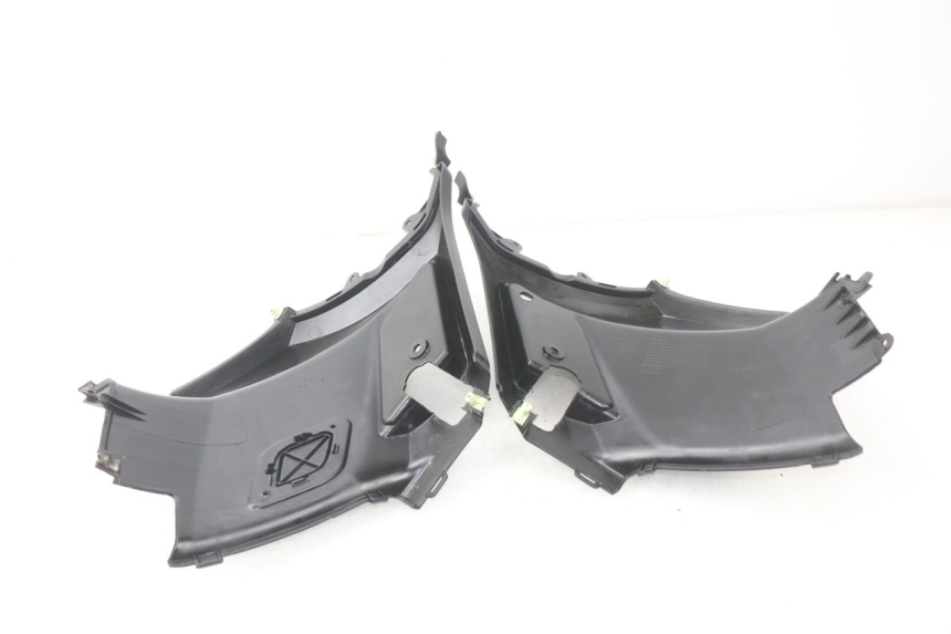 photo de COPERCHIO SOTTO SELLA PEUGEOT KISBEE 2T 50 (2010 - 2017) - Dettagli dei punti di fissaggio