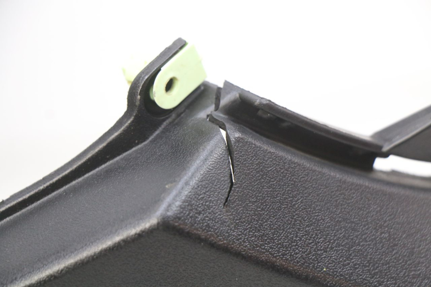 photo de COPERCHIO SOTTO SELLA PEUGEOT KISBEE 4T 50 (2010 - 2017) - Altra angolazione