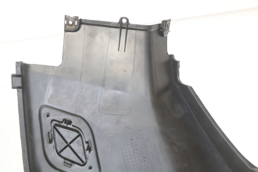 photo de COPERCHIO SOTTO SELLA PEUGEOT KISBEE 4T 50 (2010 - 2017) - Dettagli dei punti di fissaggio