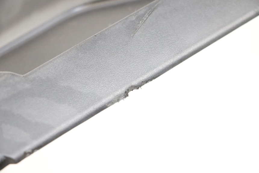 photo de CACHE SOTTO SELLA PEUGEOT KISBEE 4T 50 (2018 - 2022) - Altra angolazione