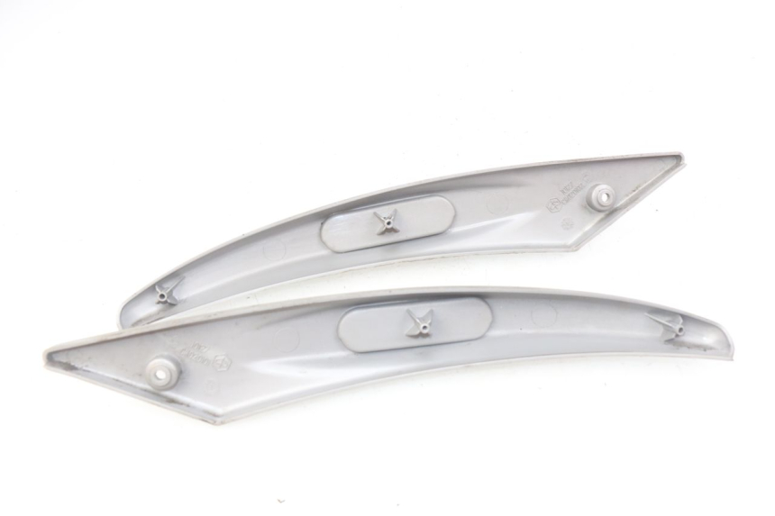 photo de COPERCHIO SOTTO SELLA PIAGGIO LIBERTY 4T 50 (2004 - 2008) - Zoom sullo stato d'uso