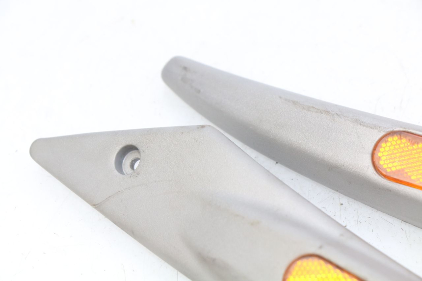 photo de COPERCHIO SOTTO SELLA PIAGGIO LIBERTY 4T 50 (2004 - 2008) - Primo piano tecnico