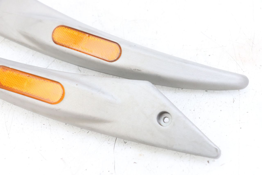 photo de COPERCHIO SOTTO SELLA PIAGGIO LIBERTY 125 (2009 - 2013) - Primo piano tecnico