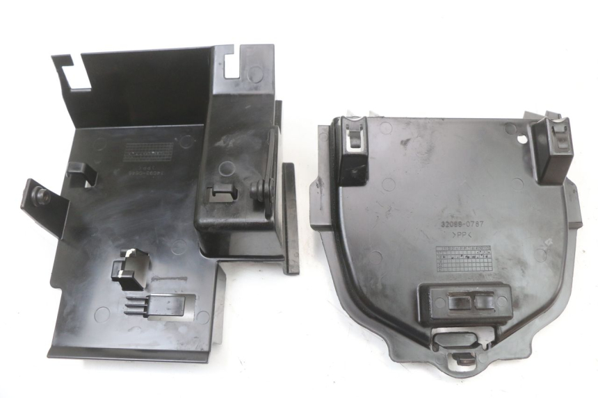 photo de CARENA SOTTO SELLA KAWASAKI NINJA 400 (2018 - 2023) - Altra angolazione