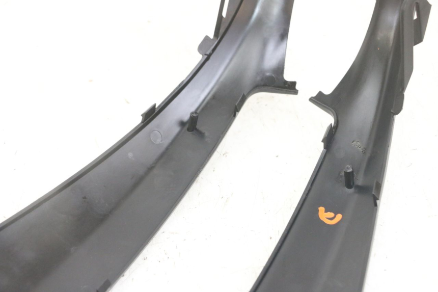 photo de CARENA SOTTO SELLA PIAGGIO NRG POWER PUREJET 50 (2018 - 2021) - Primo piano tecnico