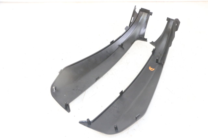 photo de CARENA SOTTO SELLA PIAGGIO NRG POWER PUREJET 50 (2018 - 2021) - Dettagli dei punti di fissaggio