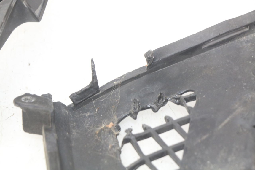 photo de CACHE SOTTO SELLA KYMCO PEOPLE 250 (2004 - 2008) - Zoom sullo stato d'uso