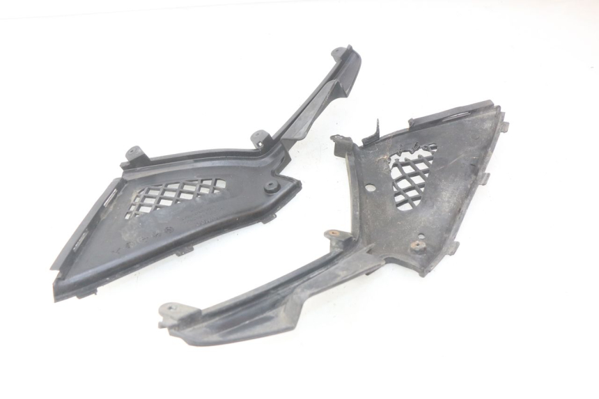 photo de CACHE SOTTO SELLA KYMCO PEOPLE 250 (2004 - 2008) - Altra angolazione