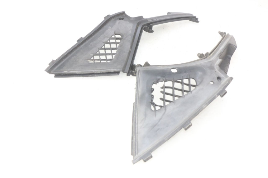 photo de CACHE SOTTO SELLA KYMCO PEOPLE 250 (2004 - 2008) - Primo piano tecnico