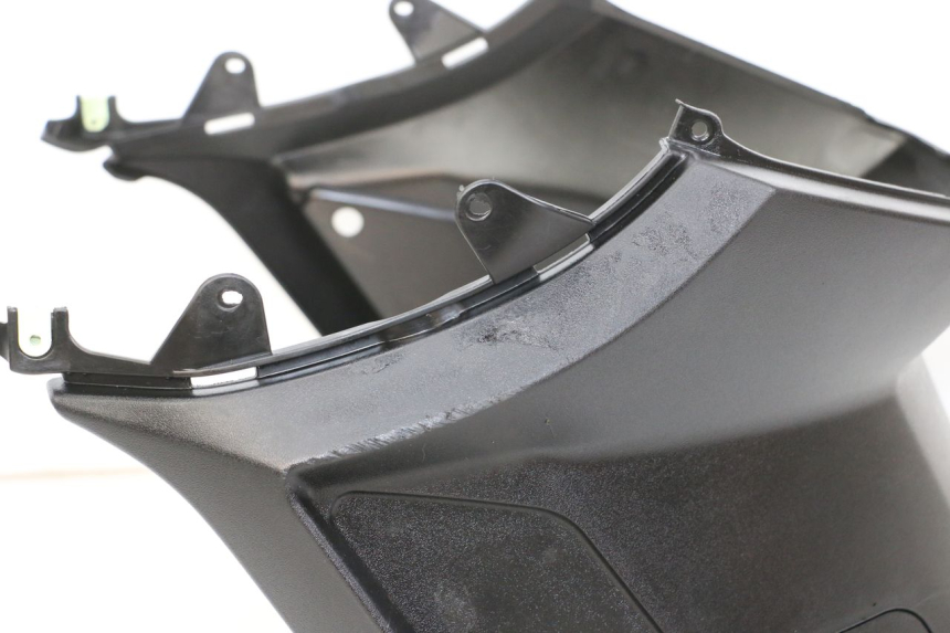 photo de CARENA SOTTO SELLA PEUGEOT STREETZONE 4T 50 (2018 - 2023) - Primo piano tecnico