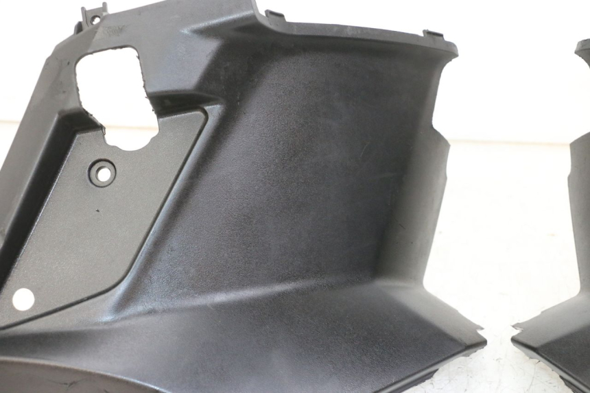 photo de CARENA SOTTO SELLA PEUGEOT STREETZONE 4T 50 (2018 - 2023) - Ricambio usato controllato