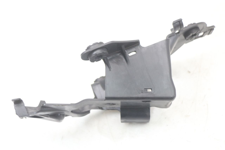 photo de CARENA SOTTO SELLA ROYAL ENFIELD CONTINENTAL GT 650 (2019 - 2024) - Zoom sullo stato d'uso