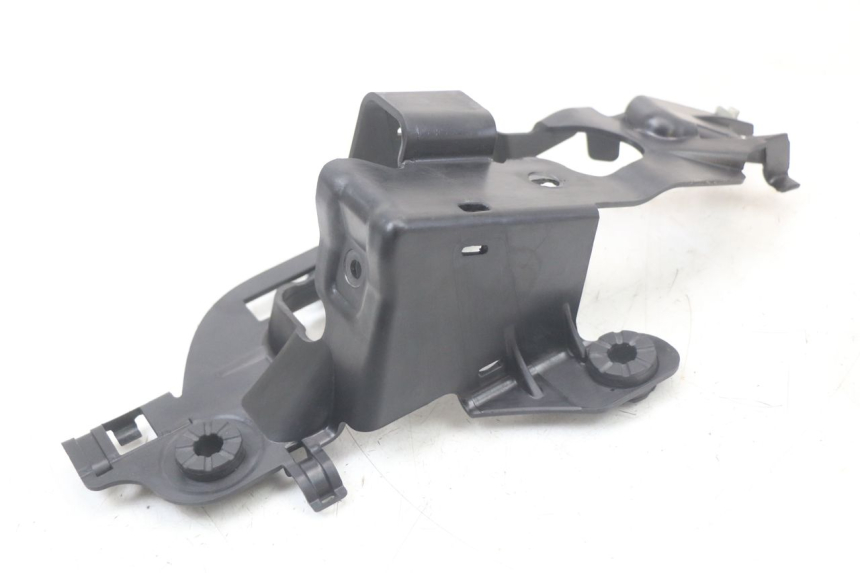 photo de CARENA SOTTO SELLA ROYAL ENFIELD CONTINENTAL GT 650 (2019 - 2024) - Primo piano tecnico