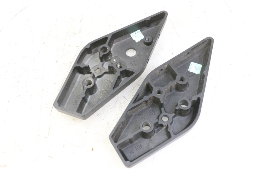 photo de CARENA SOTTO SELLA ROYAL ENFIELD HYMALAYAN 410 (2016 - 2023) - Dettaglio del componente