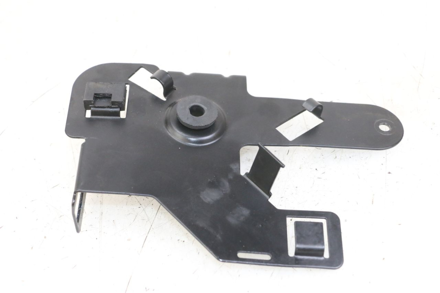 photo de CARENA SOTTO SELLA ROYAL ENFIELD SCRAM 411 (2022 - 2024) - Dettaglio del componente