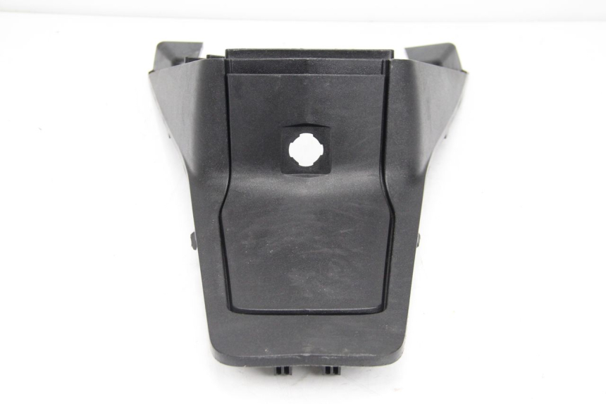 photo de COPERCHIO SOTTO SELLA PEUGEOT SATELIS 125 (2013 - 2018) - Primo piano tecnico