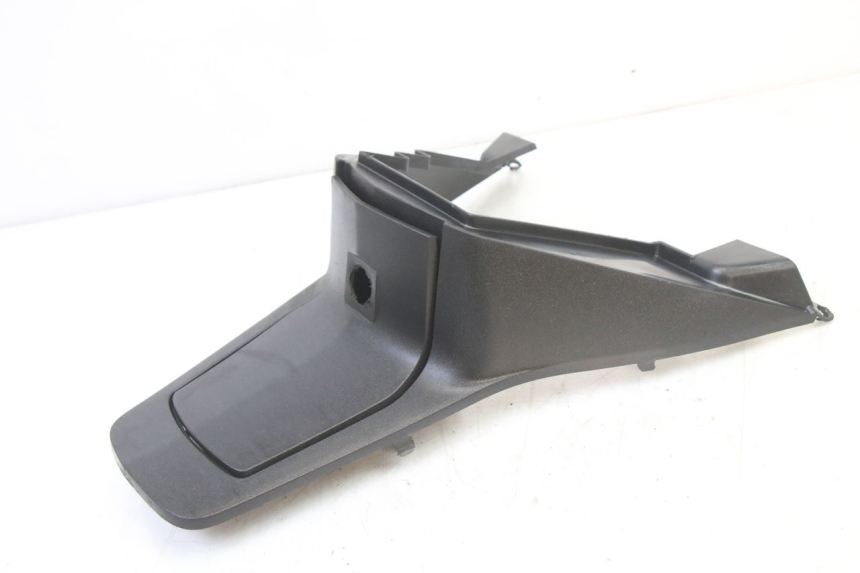 photo de COPERCHIO SOTTO SELLA PEUGEOT SATELIS 125 (2013 - 2018) - Primo piano tecnico