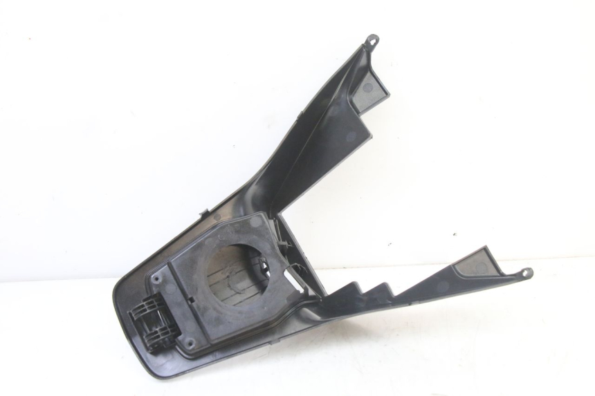 photo de COPERCHIO SOTTO SELLA PEUGEOT SATELIS 125 (2013 - 2018) - Stato della superficie e materiale