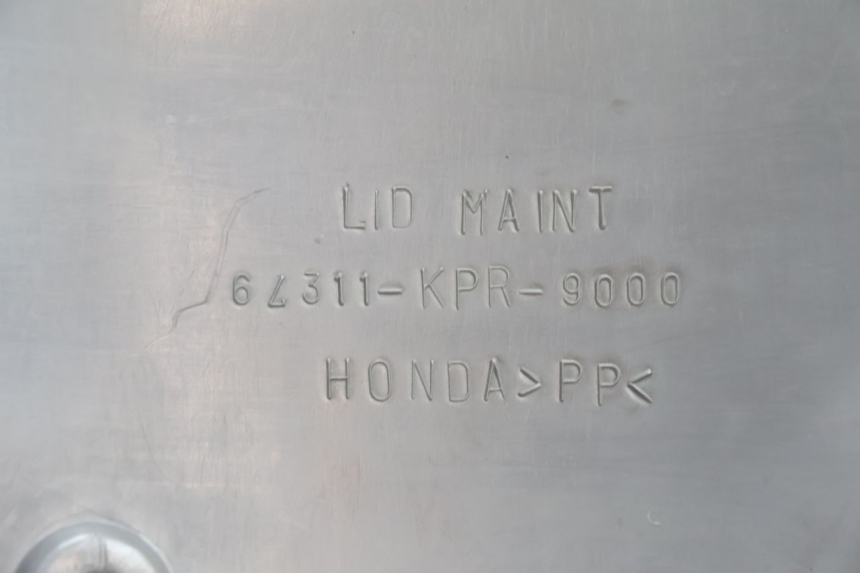 photo de CARENA SOTTO SELLA HONDA SH 125 (2001 - 2003) - Marcature e riferimenti originali
