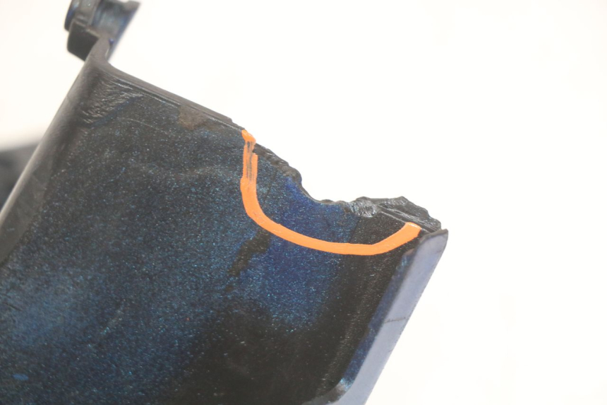 photo de COPERCHIO SOTTO SELLA PEUGEOT SPEEDFIGHT LC 50 (1996 - 2002) - Caratteristiche distintive