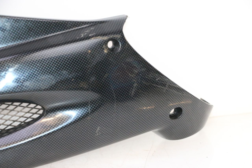 photo de COPERCHIO SOTTO SELLA PEUGEOT SPEEDFIGHT LC 50 (1996 - 2002) - Primo piano ad alta risoluzione